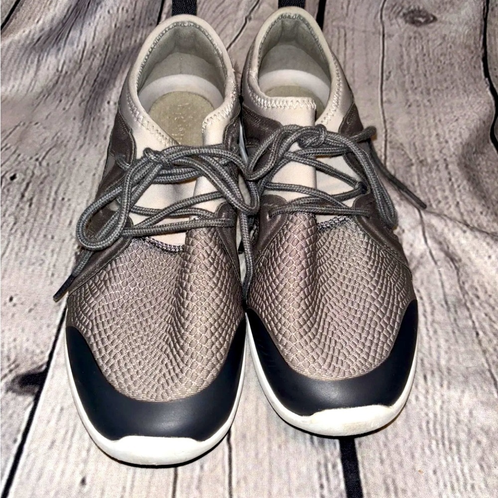 Vionic Sky Storm Gray Active Sneaker Lace Up Everyday Walking Women’s Size 9.5
